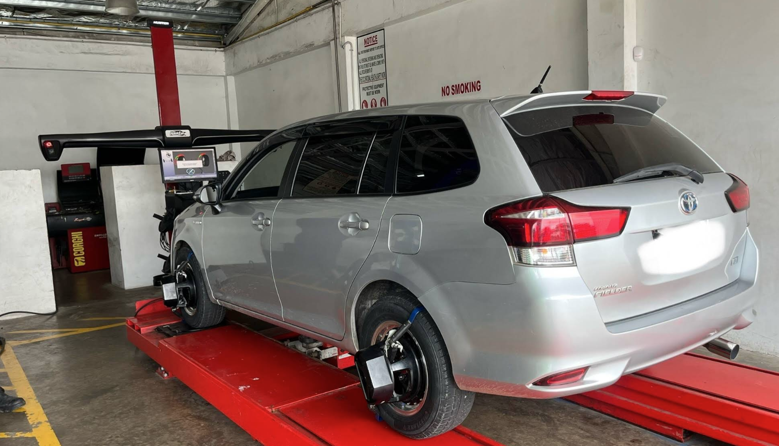 Toyota Corolla Hybrid on Hunter 3D Alignment